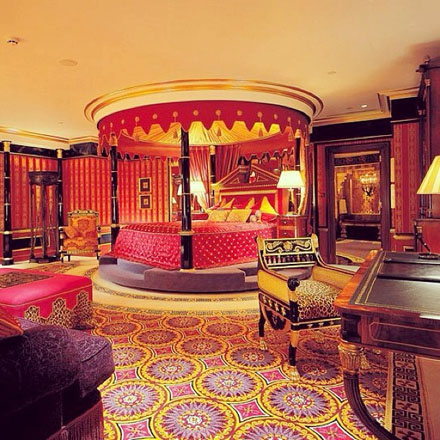 THE MOST  OSTENTATIOUS HOTEL SUITES IN UAE